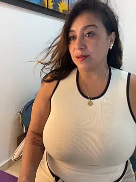 Snapshot of MrsFoucher chatting on 23, 1, 2025 MrsFoucher online show from 23, 1, 2025