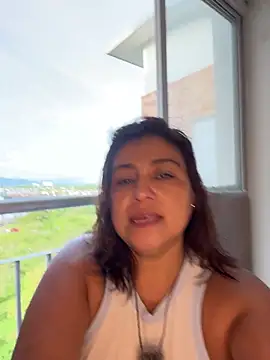 Snapshot of MrsFoucher chatting on 10, 11, 2025 MrsFoucher online show from 10, 11, 2025