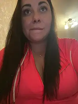 Snapshot of DaisyStreet chatting on 8, 7, 2026 DaisyStreet online show from 8, 7, 2026
