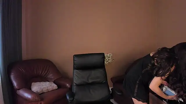 Snapshot of KaylaLaine chatting on 6, 2, 2026 KaylaLaine online show from 6, 2, 2026