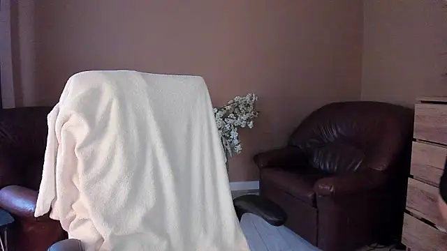 Snapshot of KaylaLaine chatting on 13, 2, 2026 KaylaLaine online show from 13, 2, 2026