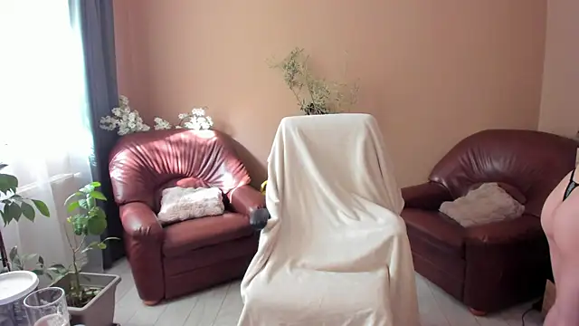 Snapshot of KaylaLaine chatting on 24, 4, 2026 KaylaLaine online show from 24, 4, 2026