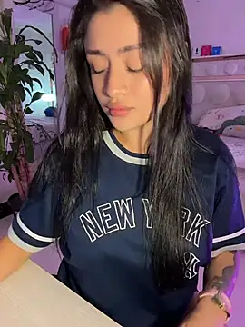 lucianaroy online show from 15, 3, 2026