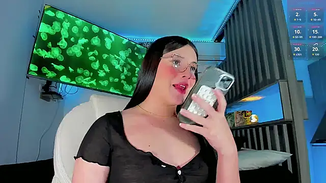 Ashlycuute online show from 1, 11, 2025