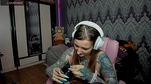 Snapshot of AlexRacc00n chatting on 6, 12, 2024 AlexRacc00n online show from 6, 12, 2024