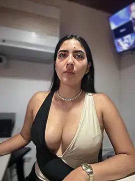 MarianaBenz online show from 3, 11, 2025