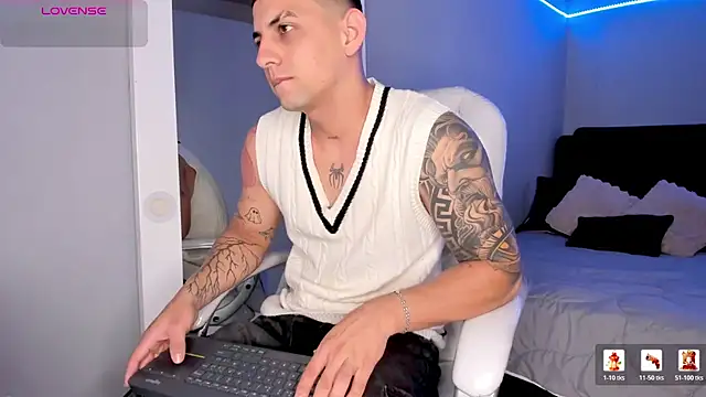 Snapshot of Alex_cute77 chatting on 20, 6, 2026 Alex cute77 online show from 20, 6, 2026