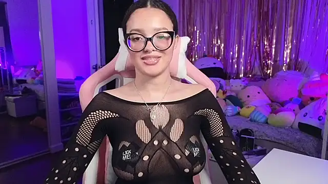 Snapshot of princessamberxo chatting on 9, 4, 2026 princessamberxo online show from 9, 4, 2026