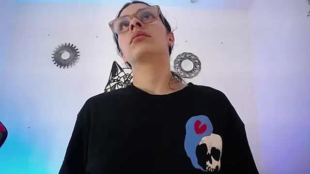 Snapshot of Katy_Van chatting on 5, 11, 2025 Katy Van online show from 5, 11, 2025