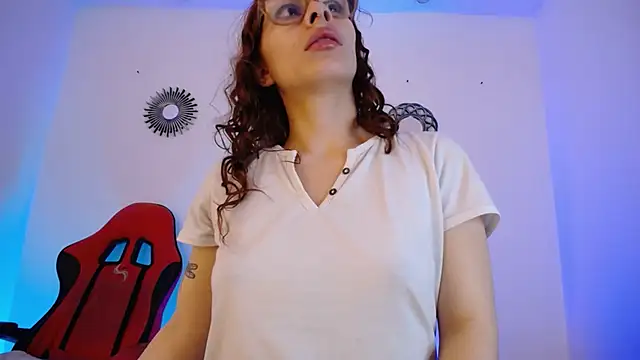 Snapshot of Katy_Van chatting on 15, 11, 2025 Katy Van online show from 15, 11, 2025