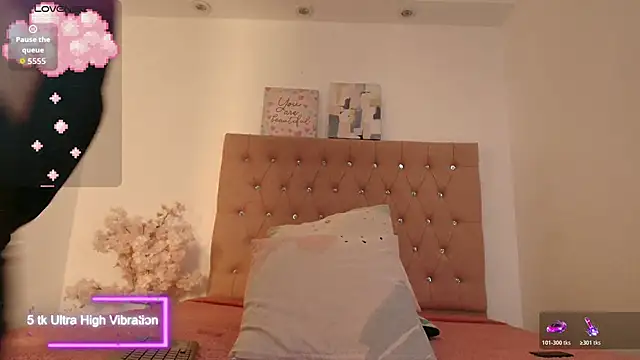 Snapshot of Katy_Van chatting on 26, 11, 2025 Katy Van online show from 26, 11, 2025