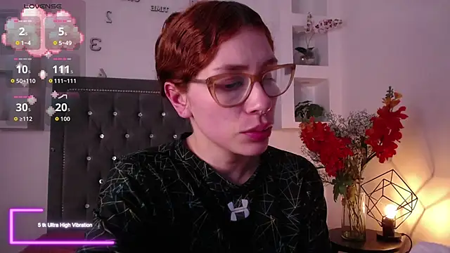 Snapshot of Katy_Van chatting on 14, 12, 2025 Katy Van online show from 14, 12, 2025