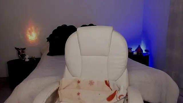 emilydolshe2 online show from 24, 10, 2025