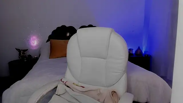 emilydolshe2 online show from 20, 11, 2025