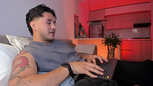 Chriskyle  online show from 2, 12, 2025