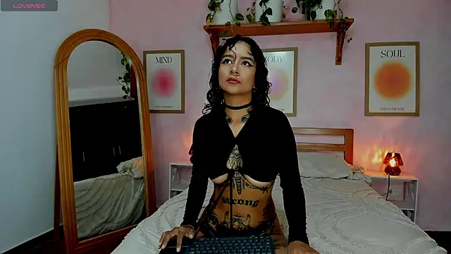 AliceBanks online show from 16, 9, 2025