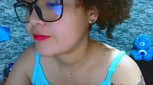 Snapshot of vanellope12 chatting on 18, 12, 2024 vanellope12 online show from 18, 12, 2024