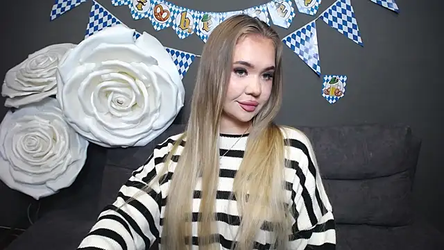 Snapshot of StacyYellig chatting on 5, 10, 2025 StacyYellig online show from 5, 10, 2025