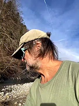 artXhibitor online show from 28, 11, 2025