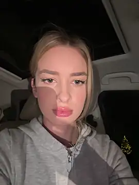 EvieEvans online show from 4, 12, 2024