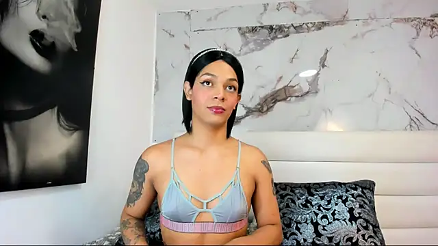 Snapshot of emily_lady20 chatting on 15, 6, 2026 emily lady20 online show from 15, 6, 2026