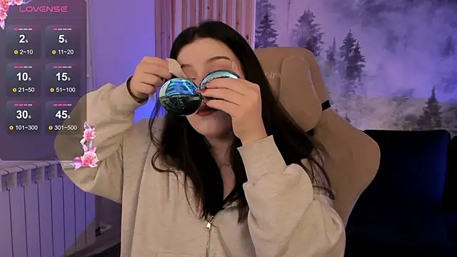 CoralineKeyns online show from 25, 9, 2025