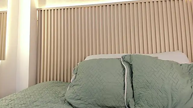 daiana curly online show from 15, 4, 2026