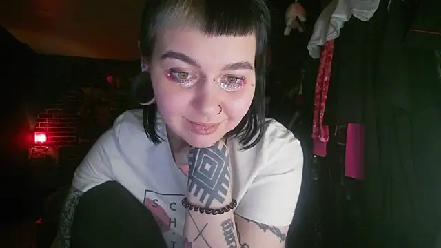 MoorderxDoll online show from 5, 1, 2025