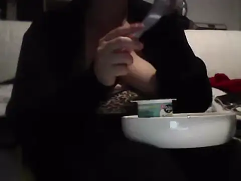 Snapshot of DragoneSFR chatting on 4, 3, 2025 DragoneSFR online show from 4, 3, 2025