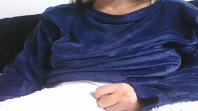 Snapshot of DragoneSFR chatting on 4, 10, 2025 DragoneSFR online show from 4, 10, 2025