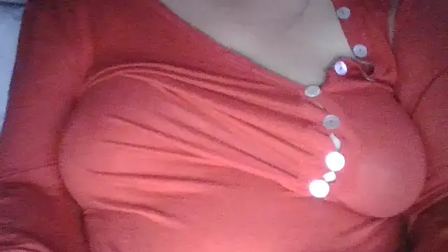 Snapshot of DragoneSFR chatting on 31, 10, 2025 DragoneSFR online show from 31, 10, 2025