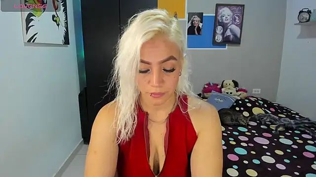 Snapshot of LuCKy_JoK chatting on 17, 10, 2025 LuCKy JoK online show from 17, 10, 2025
