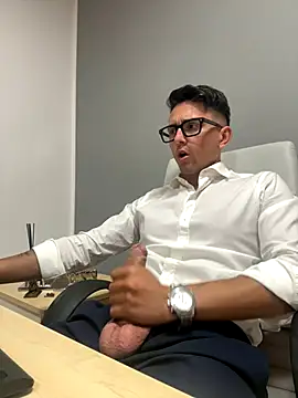 Snapshot of masterboss_ chatting on 9, 9, 2025 masterboss  online show from 9, 9, 2025