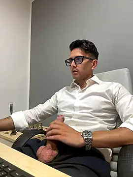 Snapshot of masterboss_ chatting on 17, 9, 2025 masterboss  online show from 17, 9, 2025