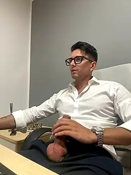 Snapshot of masterboss_ chatting on 18, 9, 2025 masterboss  online show from 18, 9, 2025