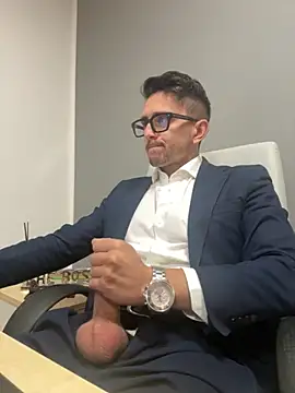 Snapshot of masterboss_ chatting on 3, 11, 2025 masterboss  online show from 3, 11, 2025