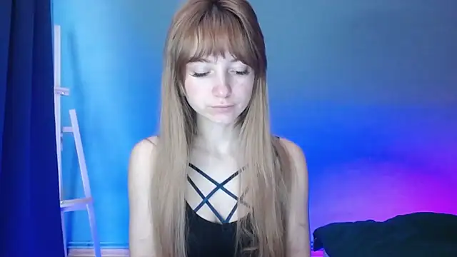 LuciaYoung online show from 16, 1, 2025