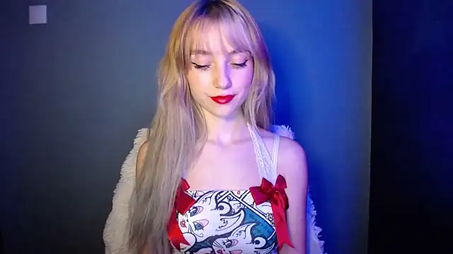 LuciaYoung online show from 13, 11, 2025