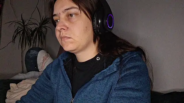 Cyndee Winter online show from 4, 11, 2025