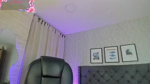 emma  smith1 online show from 22, 3, 2025