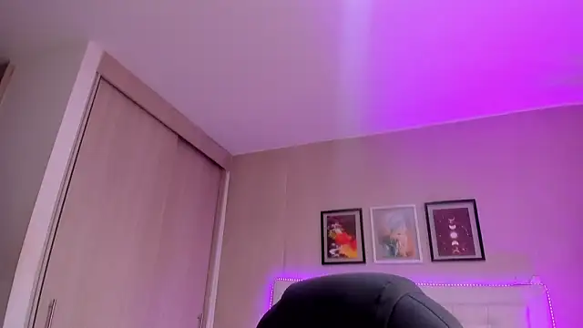 emma  smith1 online show from 21, 2, 2026