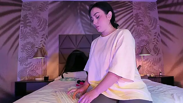 LIAH IZUMI online show from 25, 2, 2026