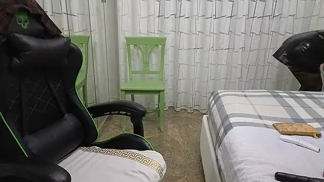   Nina online show from 14, 10, 2025