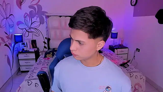 Snapshot of Niicky1_ chatting on 17, 12, 2024 Niicky1  online show from 17, 12, 2024