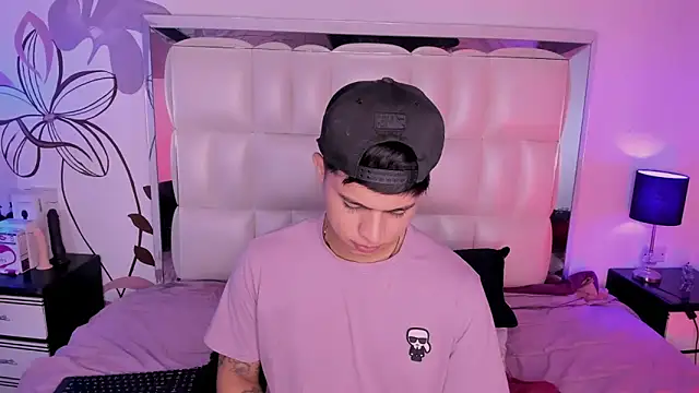 Snapshot of Niicky1_ chatting on 21, 12, 2024 Niicky1  online show from 21, 12, 2024