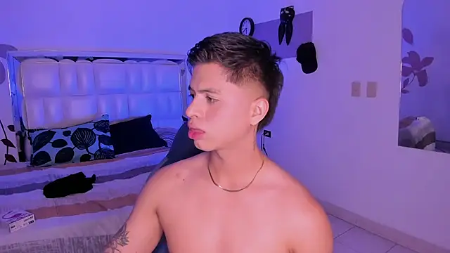 Snapshot of Niicky1_ chatting on 2, 3, 2025 Niicky1  online show from 2, 3, 2025