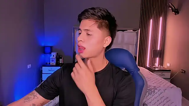 Snapshot of Niicky1_ chatting on 7, 3, 2025 Niicky1  online show from 7, 3, 2025