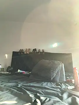 Laurahorney xo online show from 7, 10, 2025