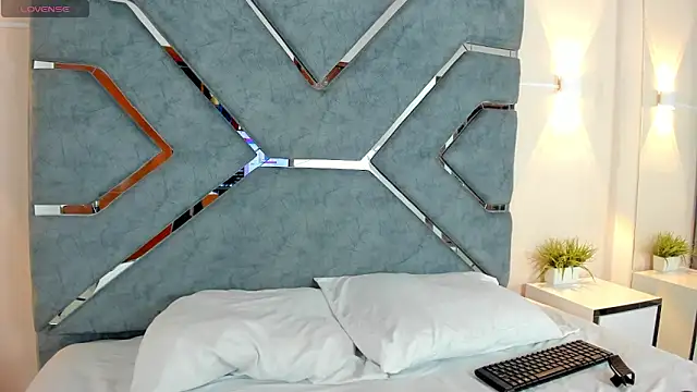 LucciaPorter online show from 15, 12, 2025