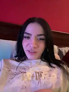 Snapshot of ShannonShanny chatting on 17, 12, 2024 ShannonShanny online show from 17, 12, 2024